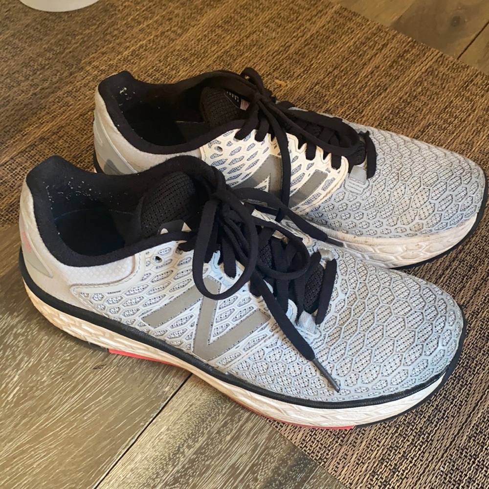 New Balance Women’s Fresh Foam Vongo Size 7